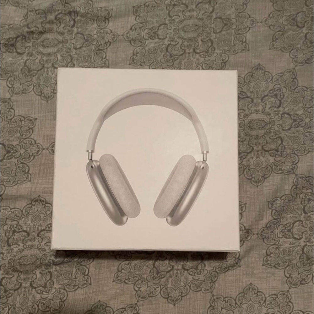 Apple Over-Ear Silver Headphones